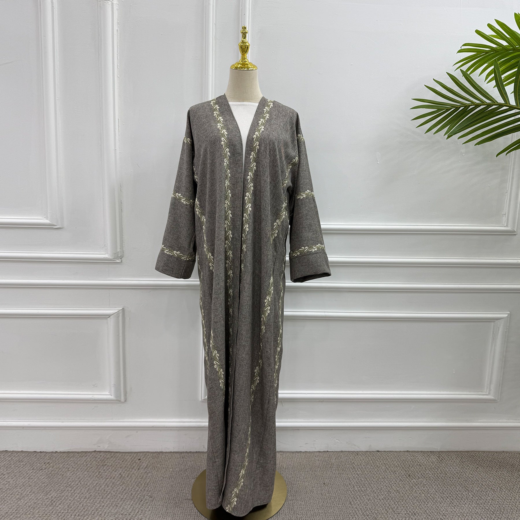 LR1153  Exquisite plus size embroidered cardigan
