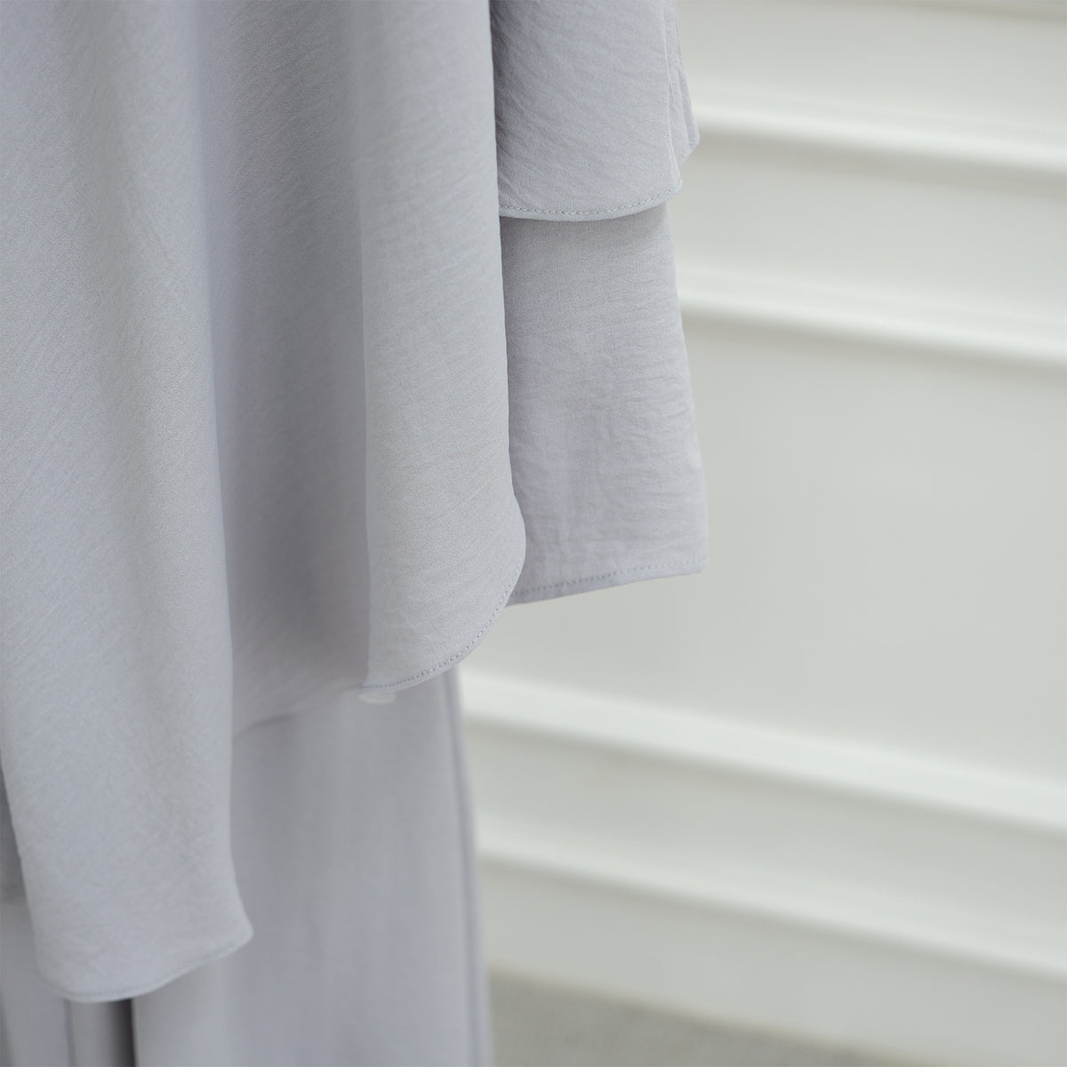 LR1001  Fitted Polyester Abaya & Cape Two-Piece Set