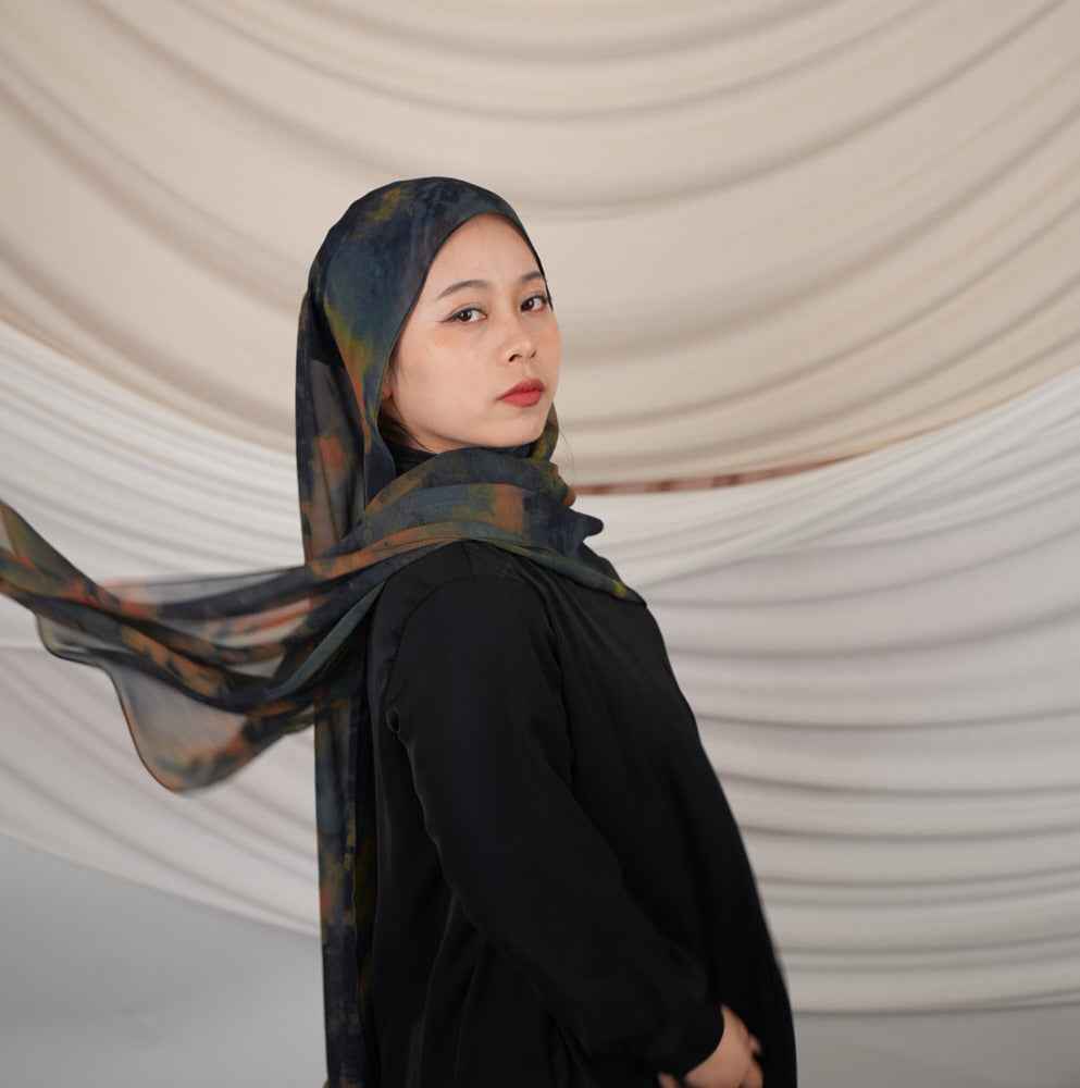 FZ012  Faux Silk Double-Sided Penetration Hijab