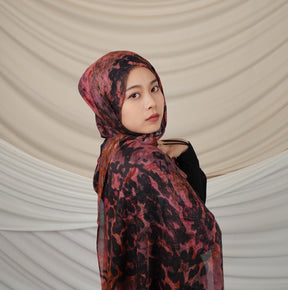 VI010 Modal Leopard Print Hijab Scarf - Stylish and Versatile Accessory