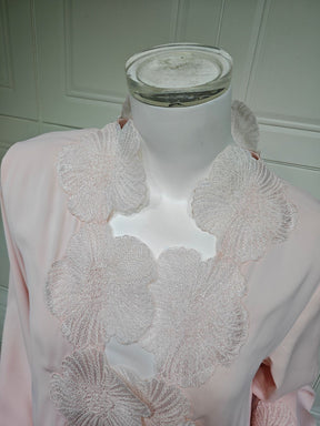 MQ242  Elegant Floral Appliqué Cardigan Abaya for Women