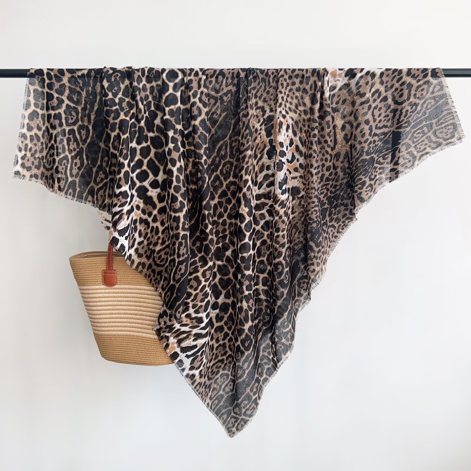 YHL001 130*130cm Polyester Fringed Large Square Scarf