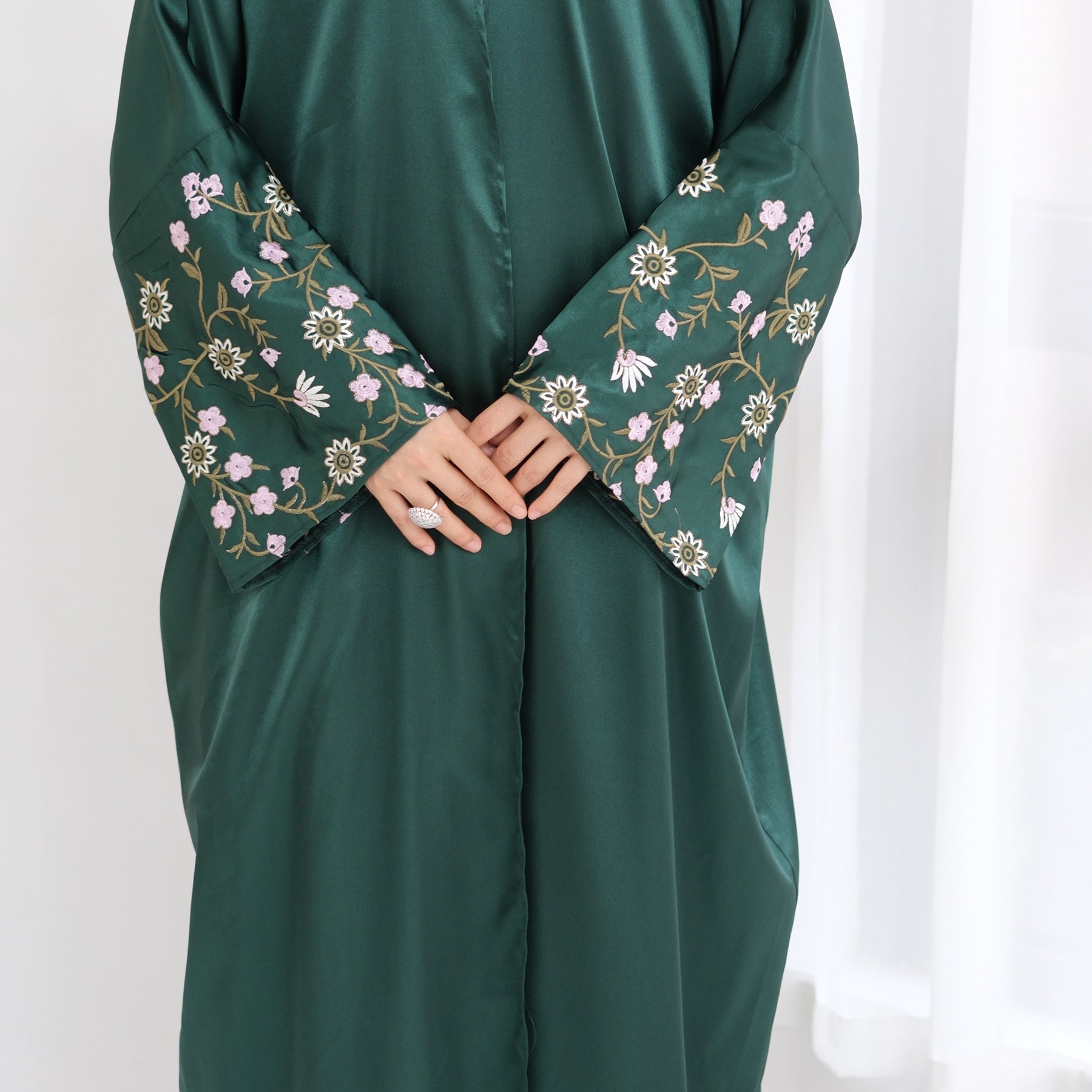 LR827   Party exquisite embroidered floral sleeve cardigan