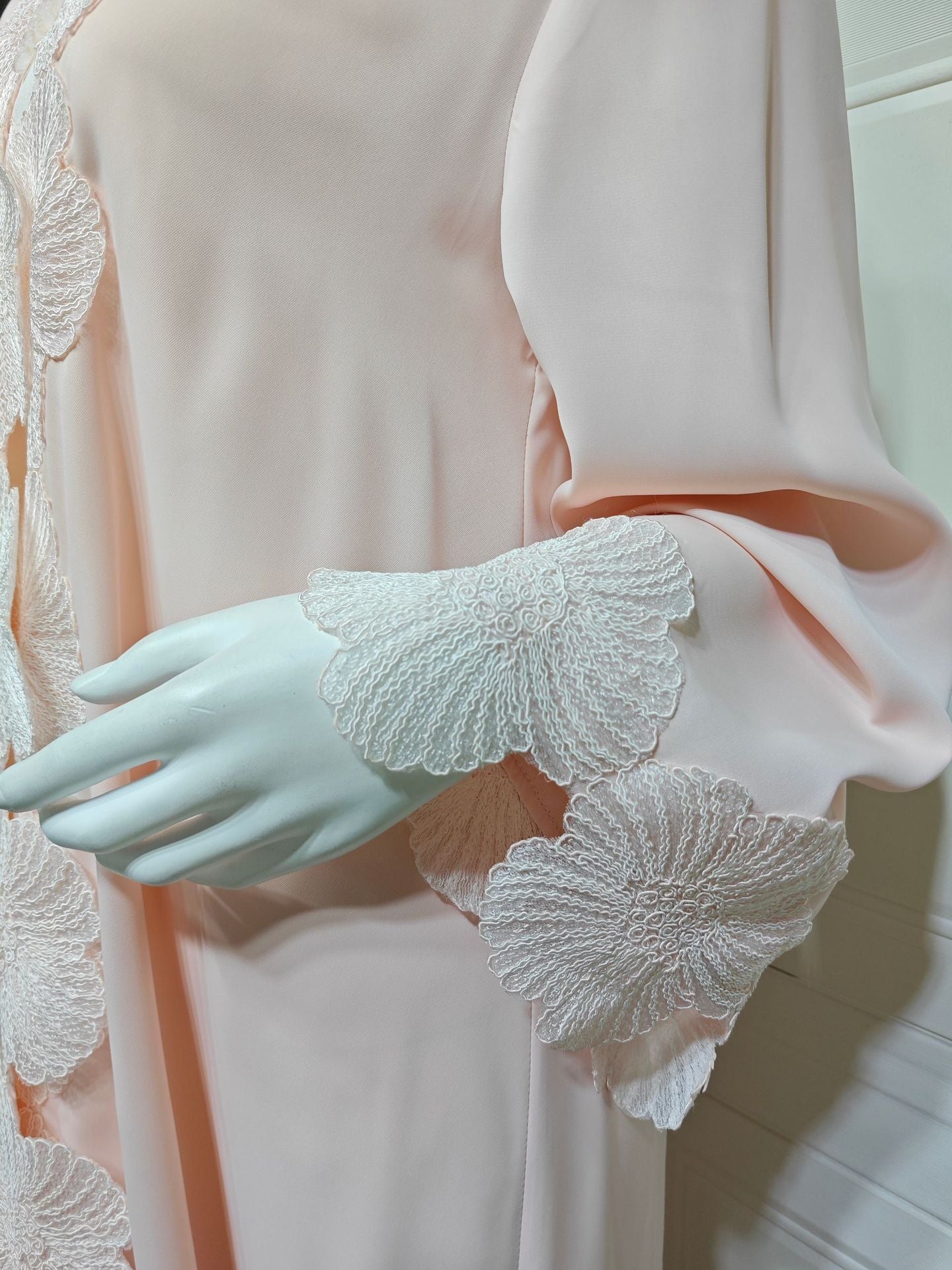 MQ242  Elegant Floral Appliqué Cardigan Abaya for Women