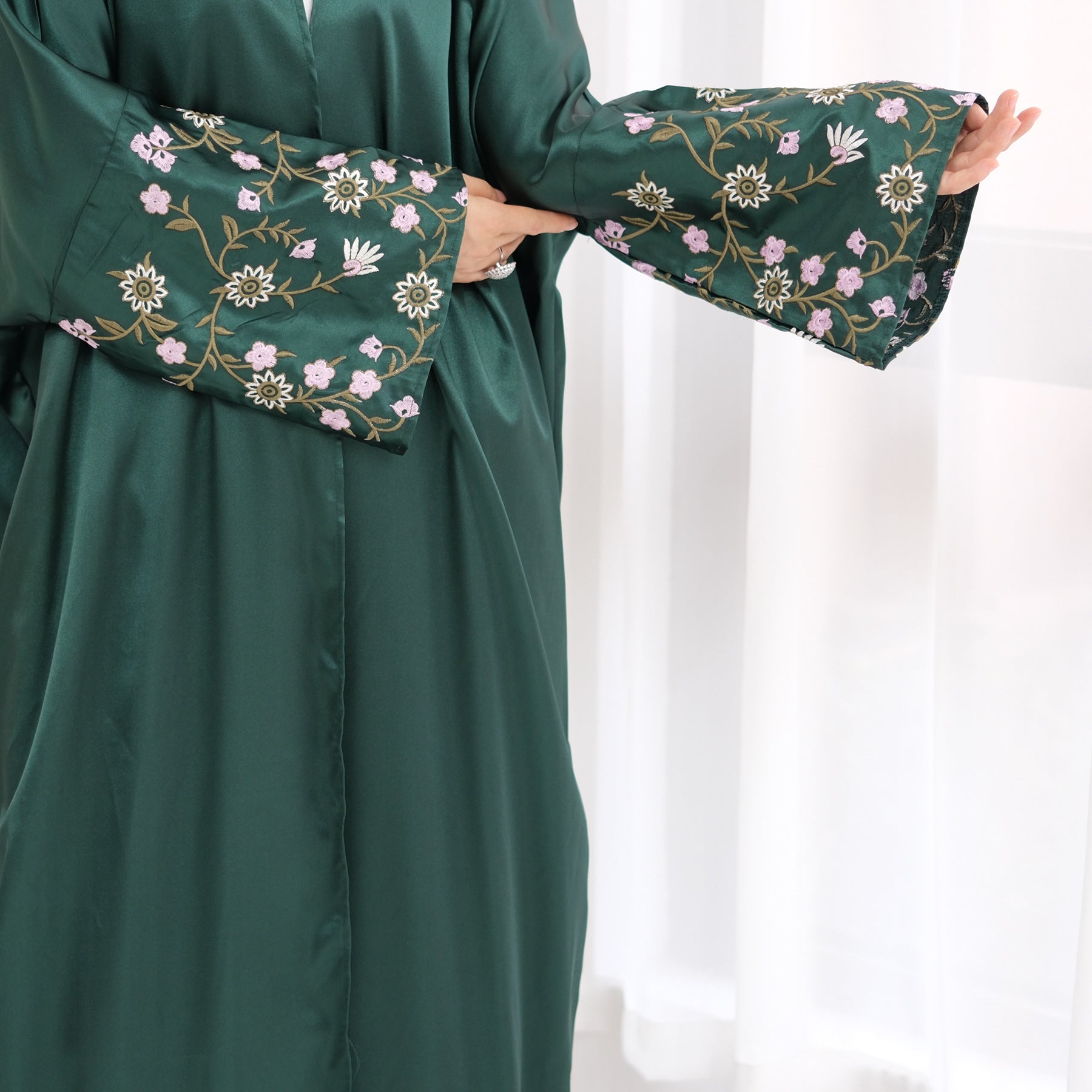 LR827   Party exquisite embroidered floral sleeve cardigan