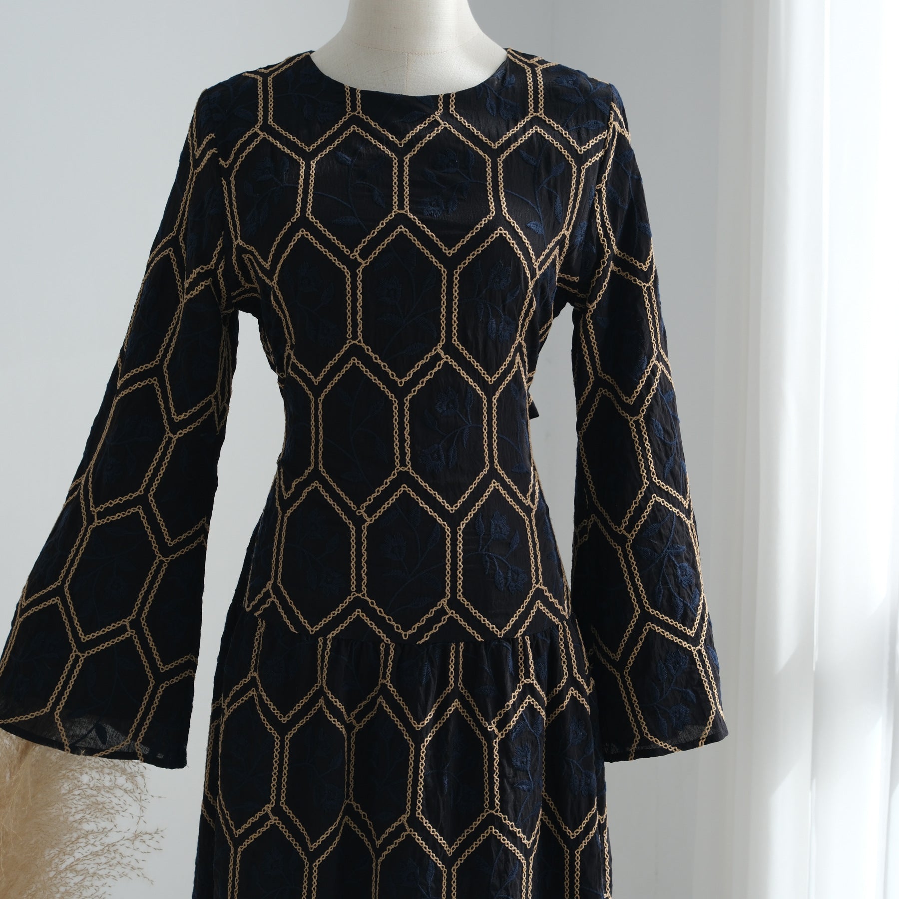 LR1095  Women's Plus Size Long Sleeve Full Embroidery Dress