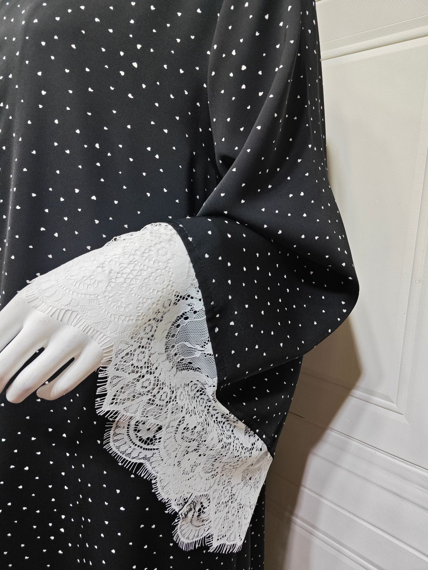 MQ259  Lace Trim Polka Dot Print Abaya Cardigan with Hijab Set