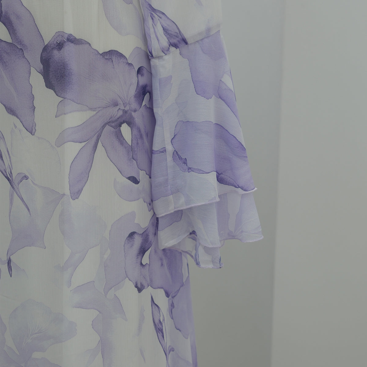 LR1338  Printed Double-Layer Chiffon Flare Sleeve Dress