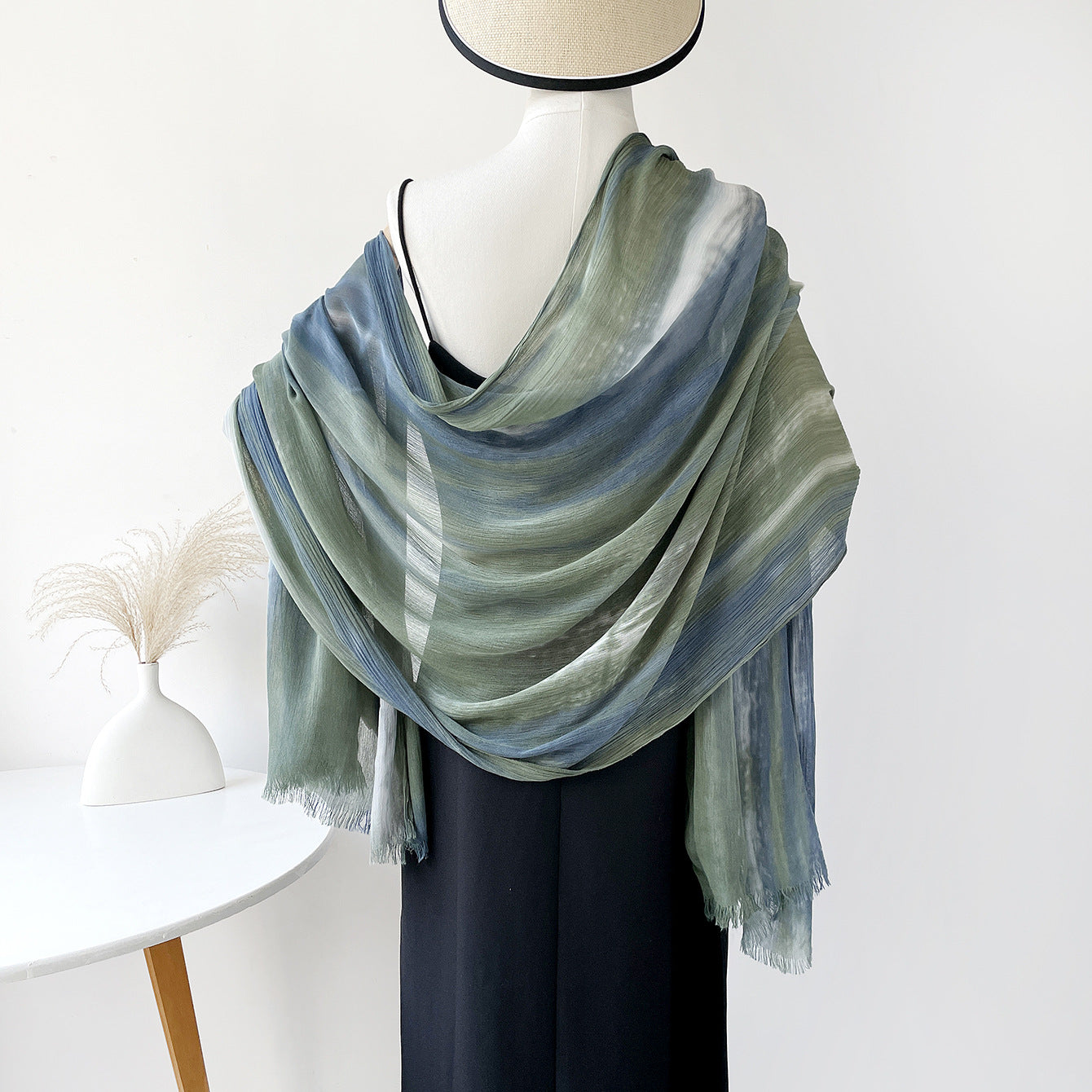 SS007  Gradient Rainbow Collection Short Tassel Crinkled Hijab