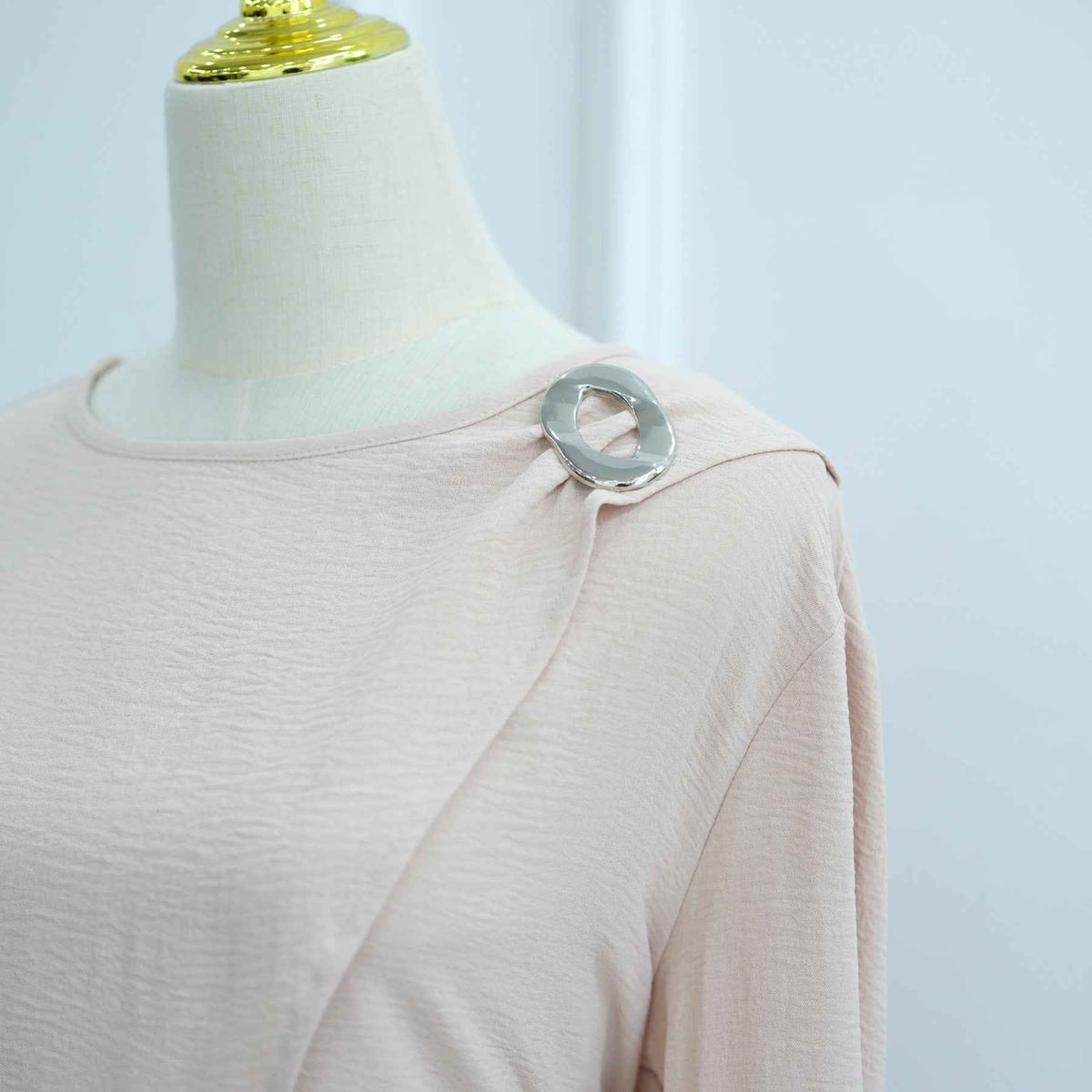 LR1103 Fashion Two-Piece Set: Matching Top and Pants