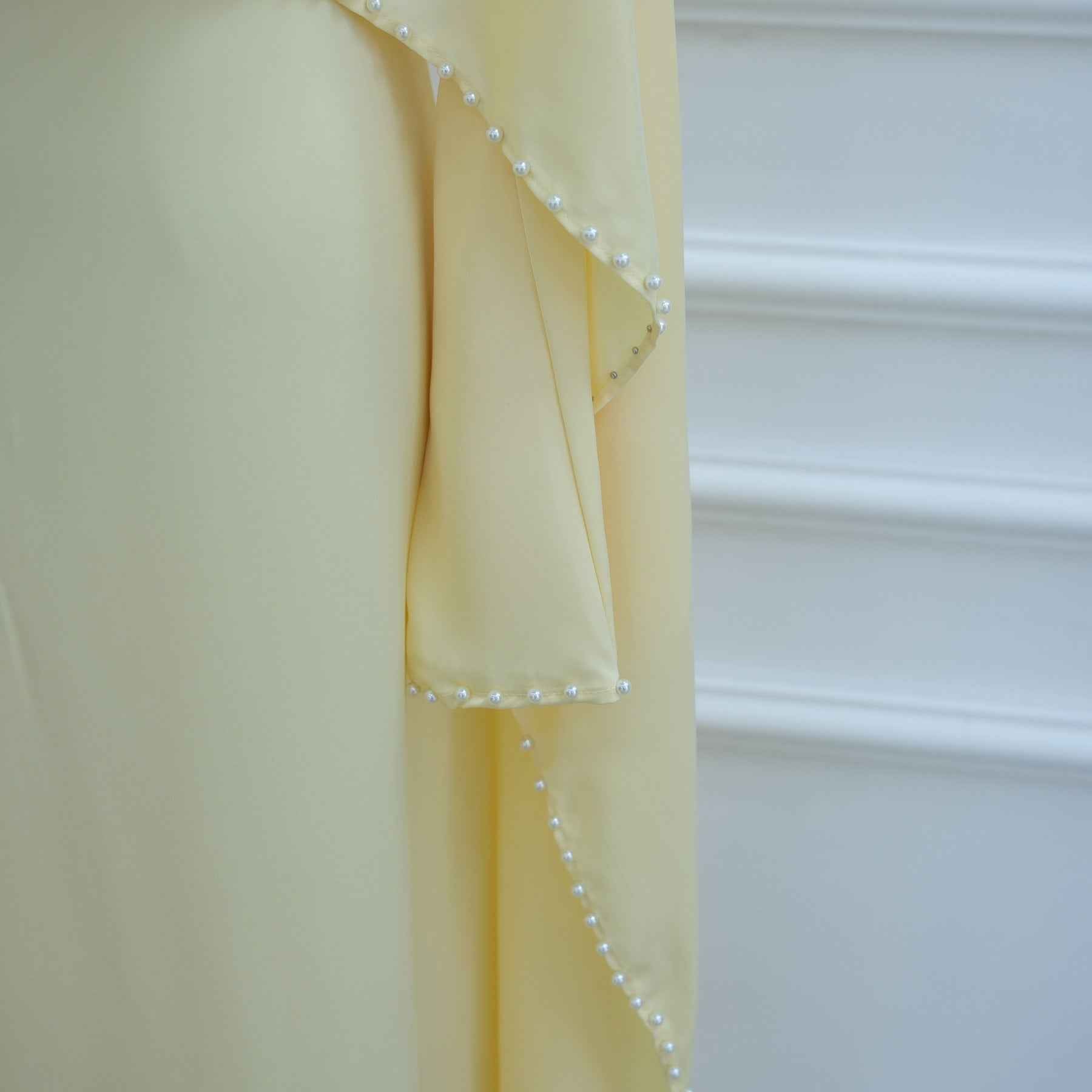 LR1134 Exquisite Pearl-Embellished Abaya – Opulent Craftsmanship, Timeless Elegance