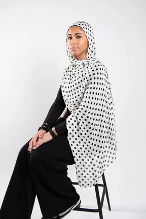 DL001  Modal printed hijab with square corners and rolled hem