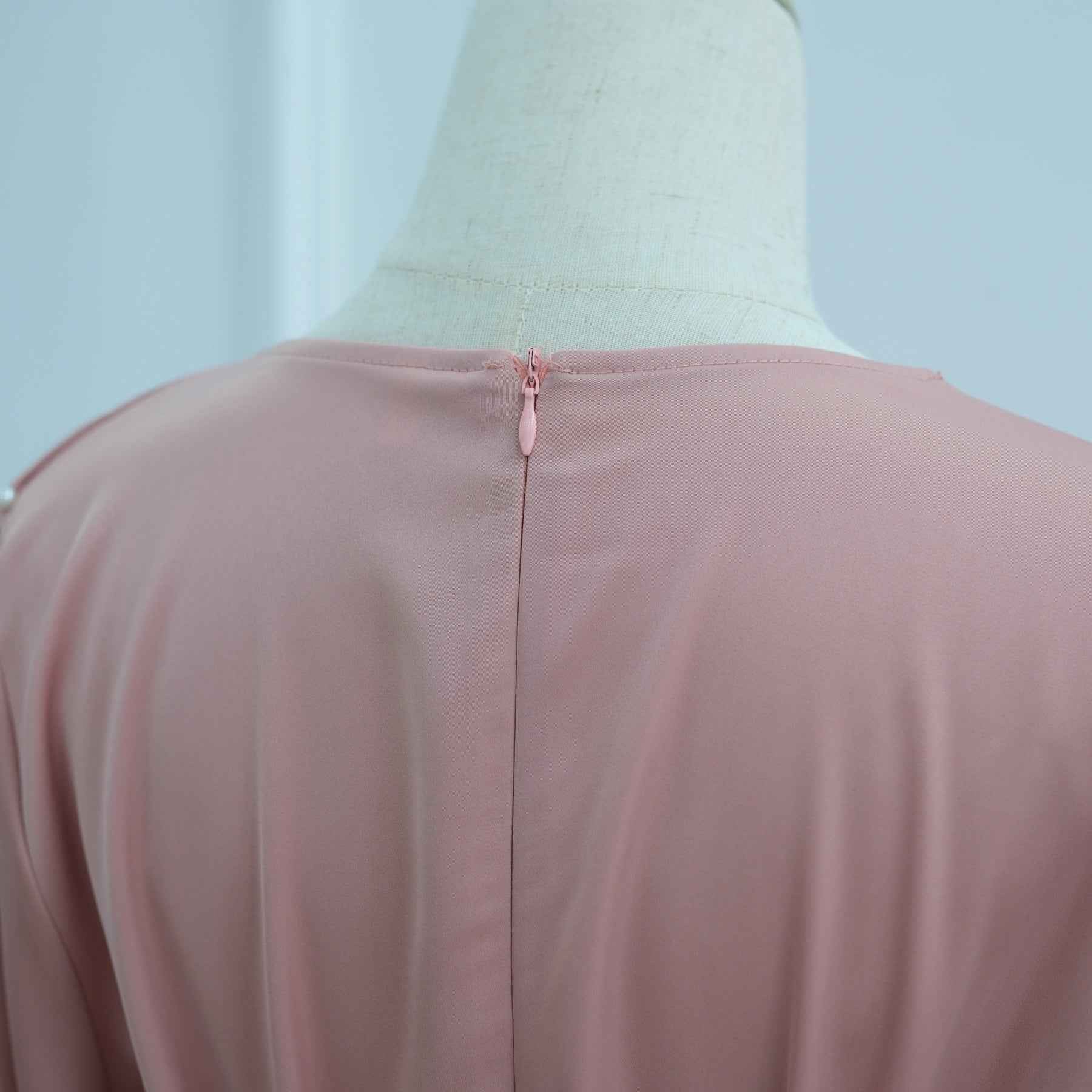 LR1134 Exquisite Pearl-Embellished Abaya – Opulent Craftsmanship, Timeless Elegance