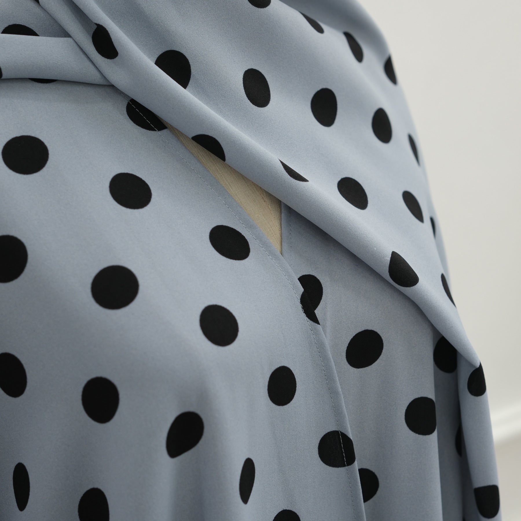LR1119  Women's Vibrant Polka Dot Cardigan & Hijab 2-Piece Set