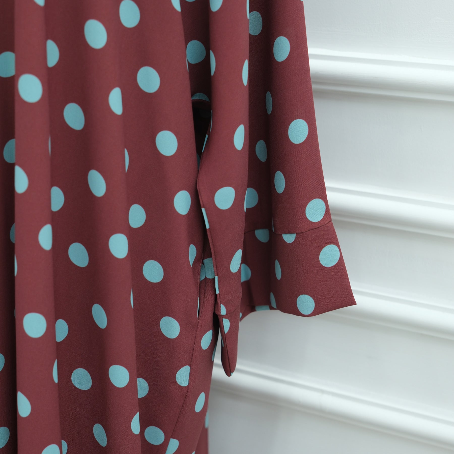 LR1119  Women's Vibrant Polka Dot Cardigan & Hijab 2-Piece Set