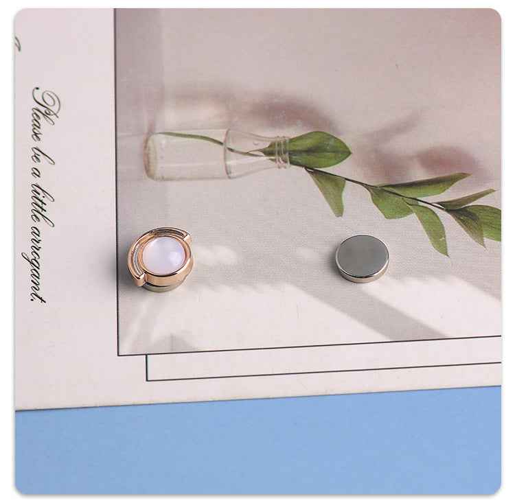 C-1079  Delicate Sweet Cat’s Eye Magnetic Clasp