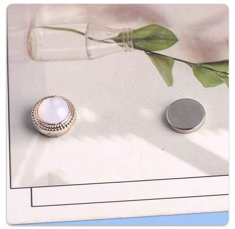 C-1079  Delicate Sweet Cat’s Eye Magnetic Clasp