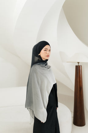 MYR002  Printed Modal Hijab – Elegantly Styled on Model