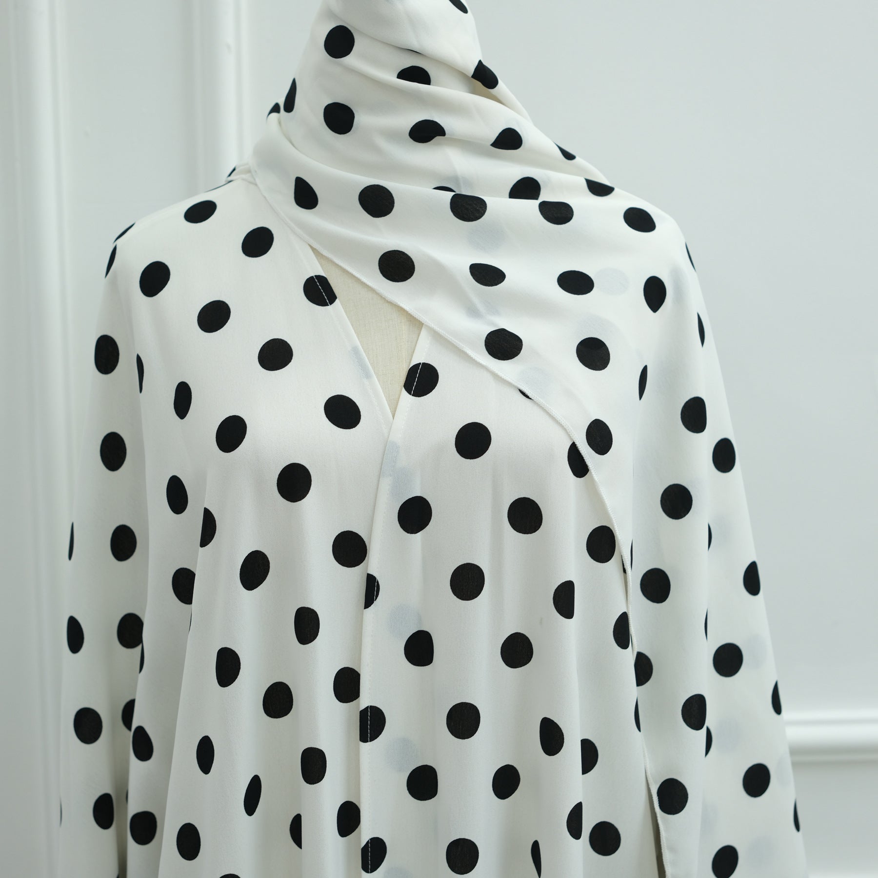 LR1119  Women's Vibrant Polka Dot Cardigan & Hijab 2-Piece Set