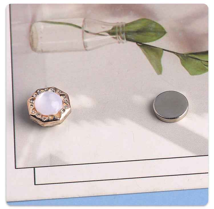 C-1079  Delicate Sweet Cat’s Eye Magnetic Clasp