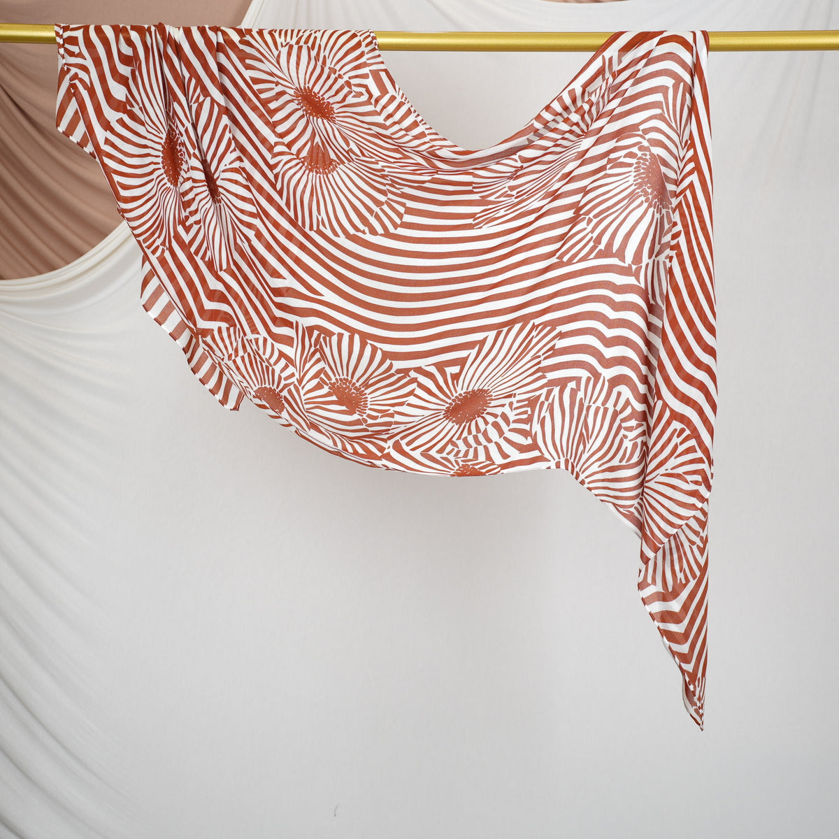 DL003  Double-Sided Modal Printed Single-Stitch Right-Angle Rolled-Edge Hijab