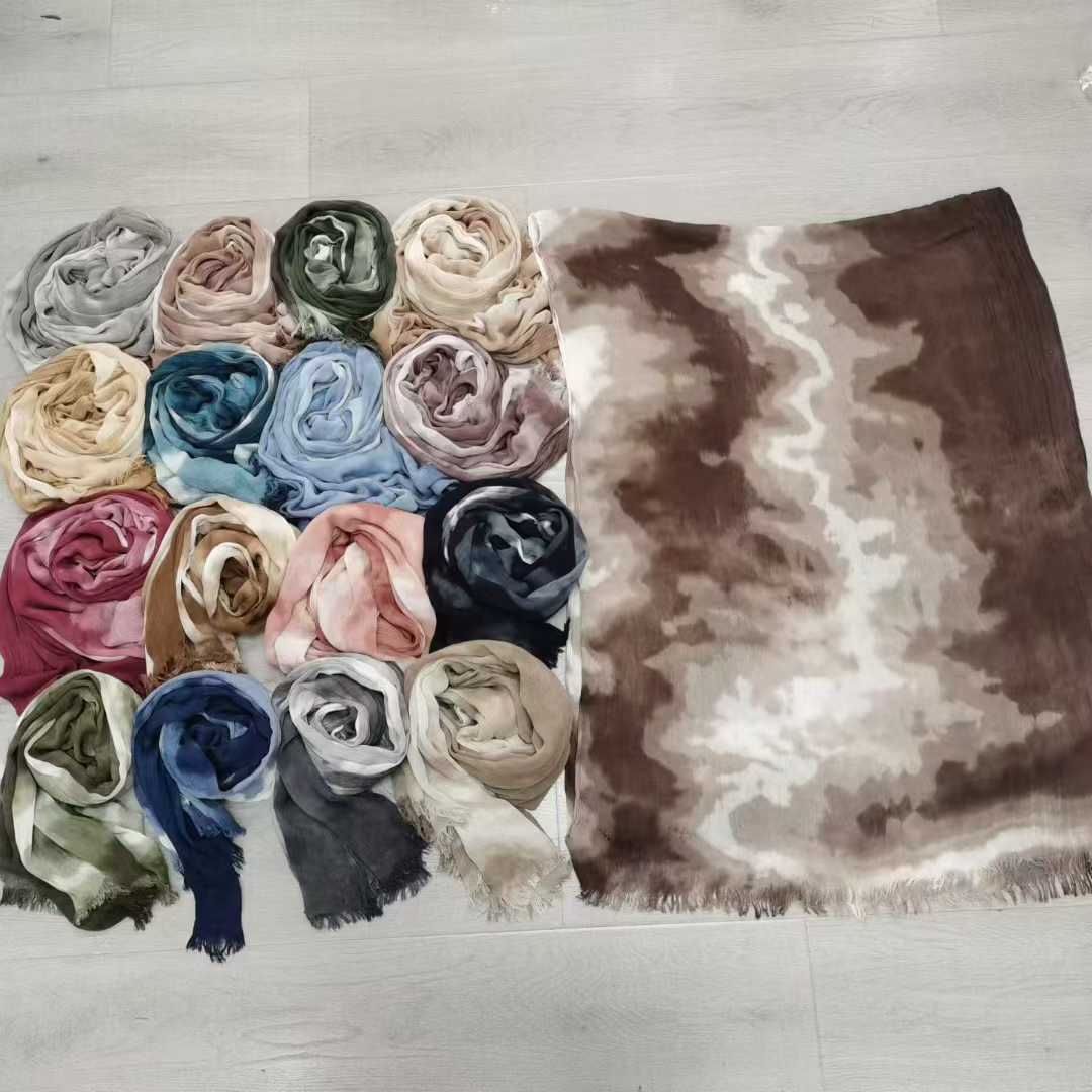 SS011  Modal Gradient Color Short Tassel Crinkled Hijab