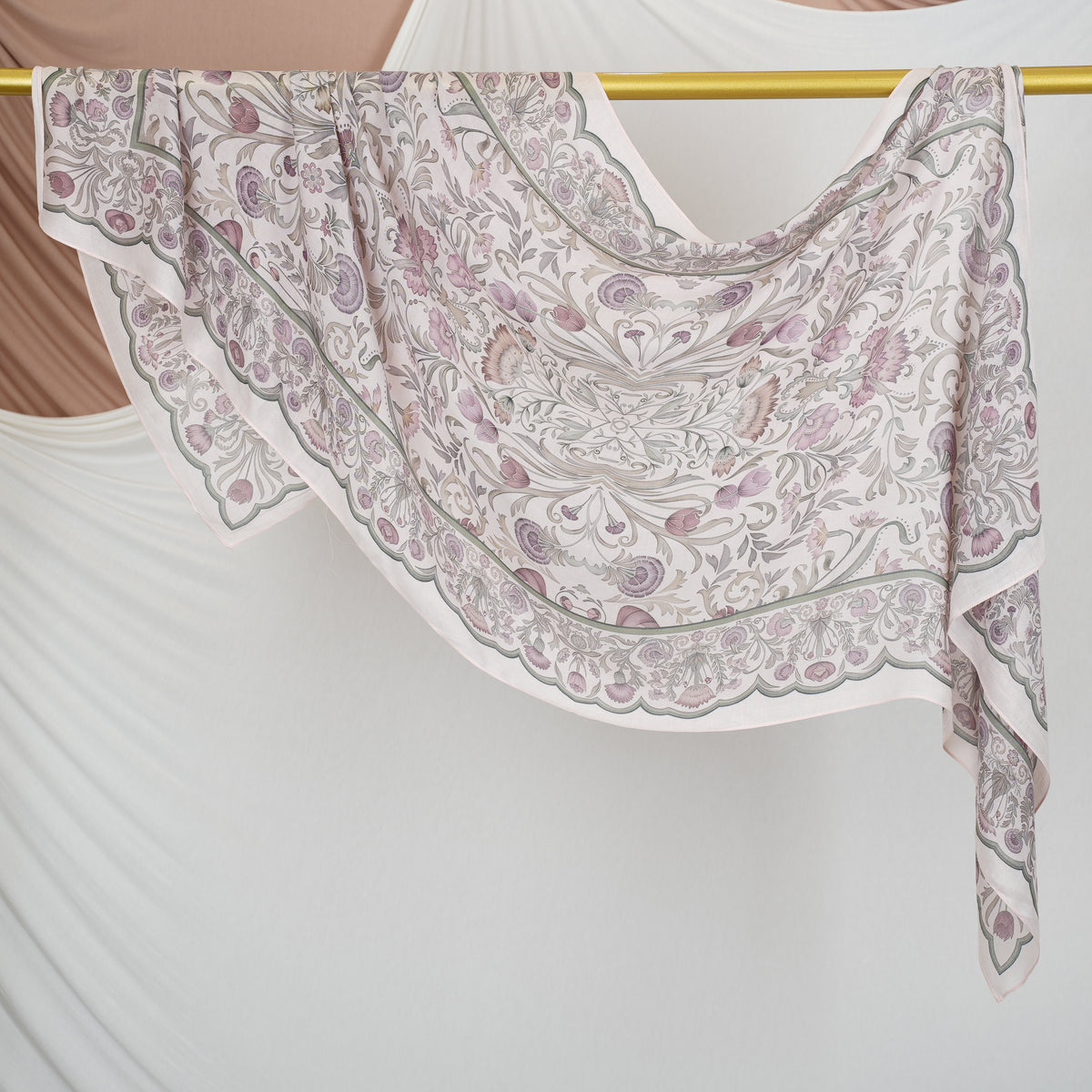 DL003  Double-Sided Modal Printed Single-Stitch Right-Angle Rolled-Edge Hijab