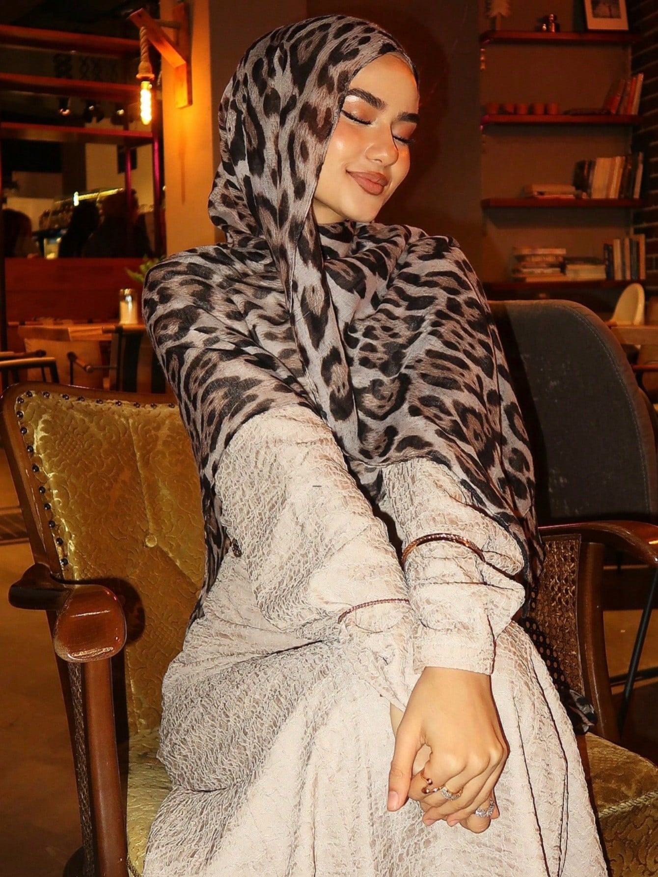 MY009  Polyester lightweight breathable leopard print hijab