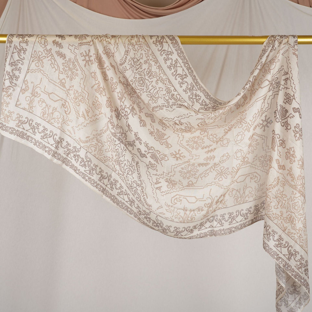 DL001  Double-Sided Modal Printed Single-Stitch Right-Angle Rolled-Edge Hijab