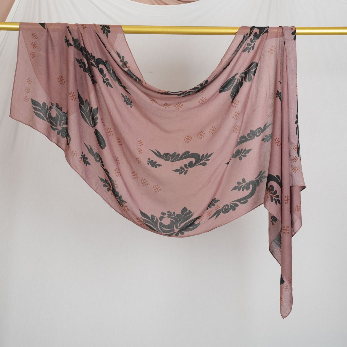 DL001  Double-Sided Modal Printed Single-Stitch Right-Angle Rolled-Edge Hijab