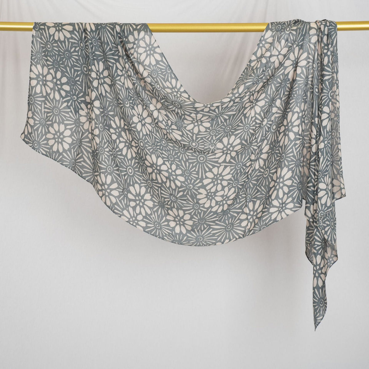 DL001  Double-Sided Modal Printed Single-Stitch Right-Angle Rolled-Edge Hijab
