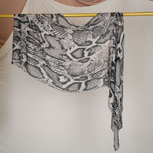 DL002  Double-Sided Modal Printed Single-Stitch Right-Angle Rolled-Edge Hijab