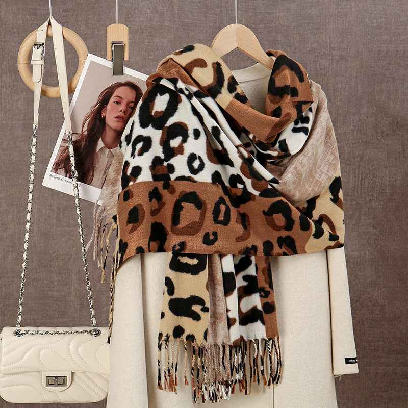 YR271  Leopard Print Scarf in Faux Cashmere