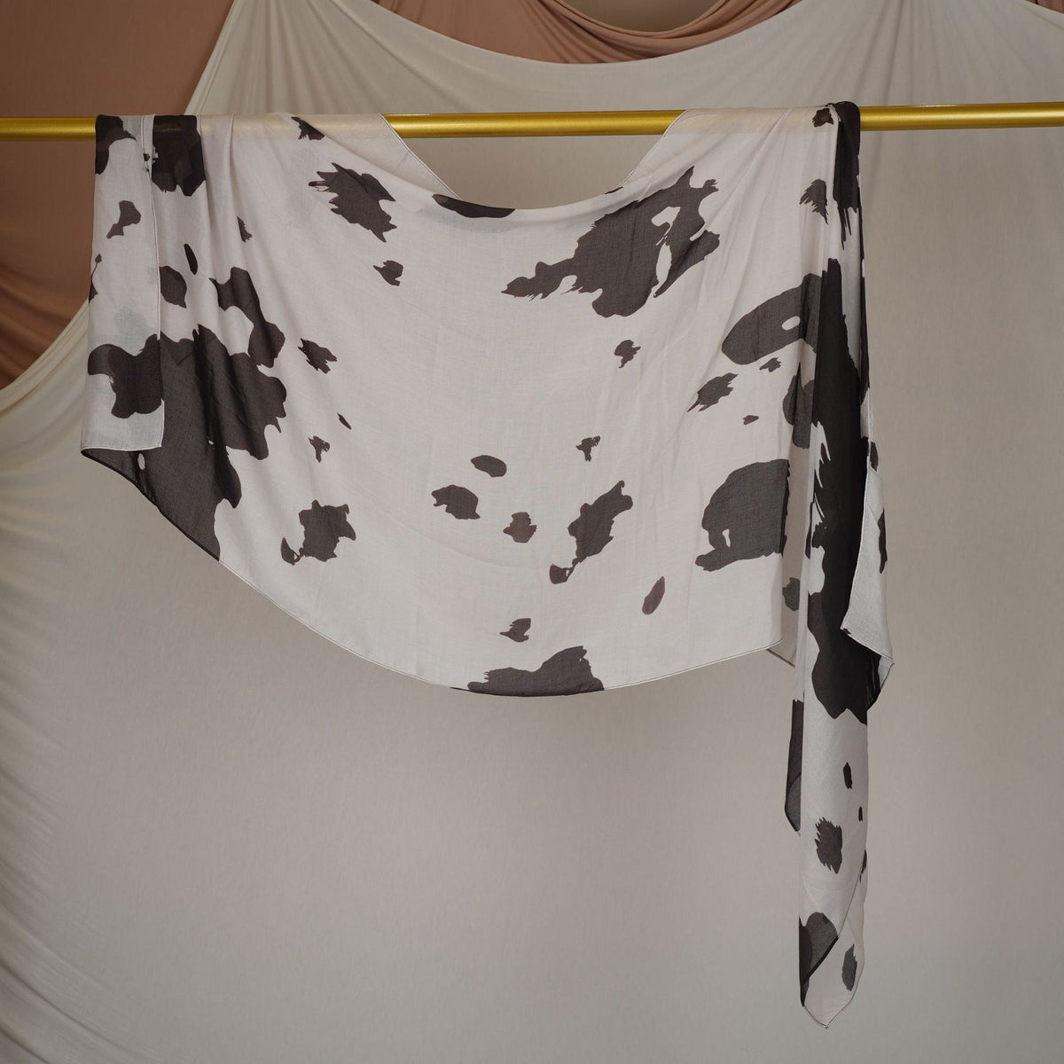DL002  Double-Sided Modal Printed Single-Stitch Right-Angle Rolled-Edge Hijab
