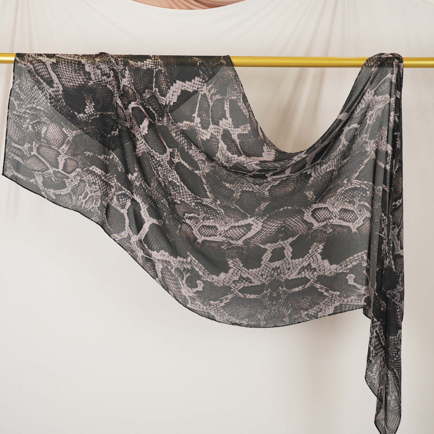 DL001  Modal printed hijab with square corners and rolled hem