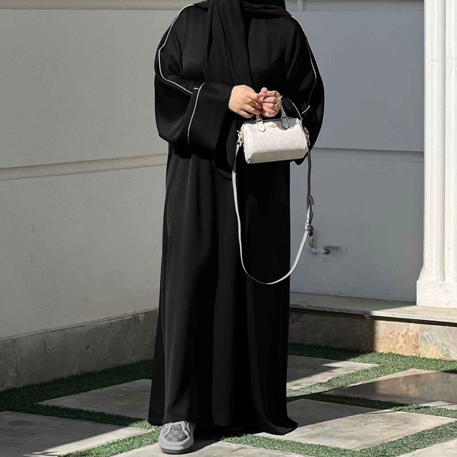 LR937  Contrast color trim abaya