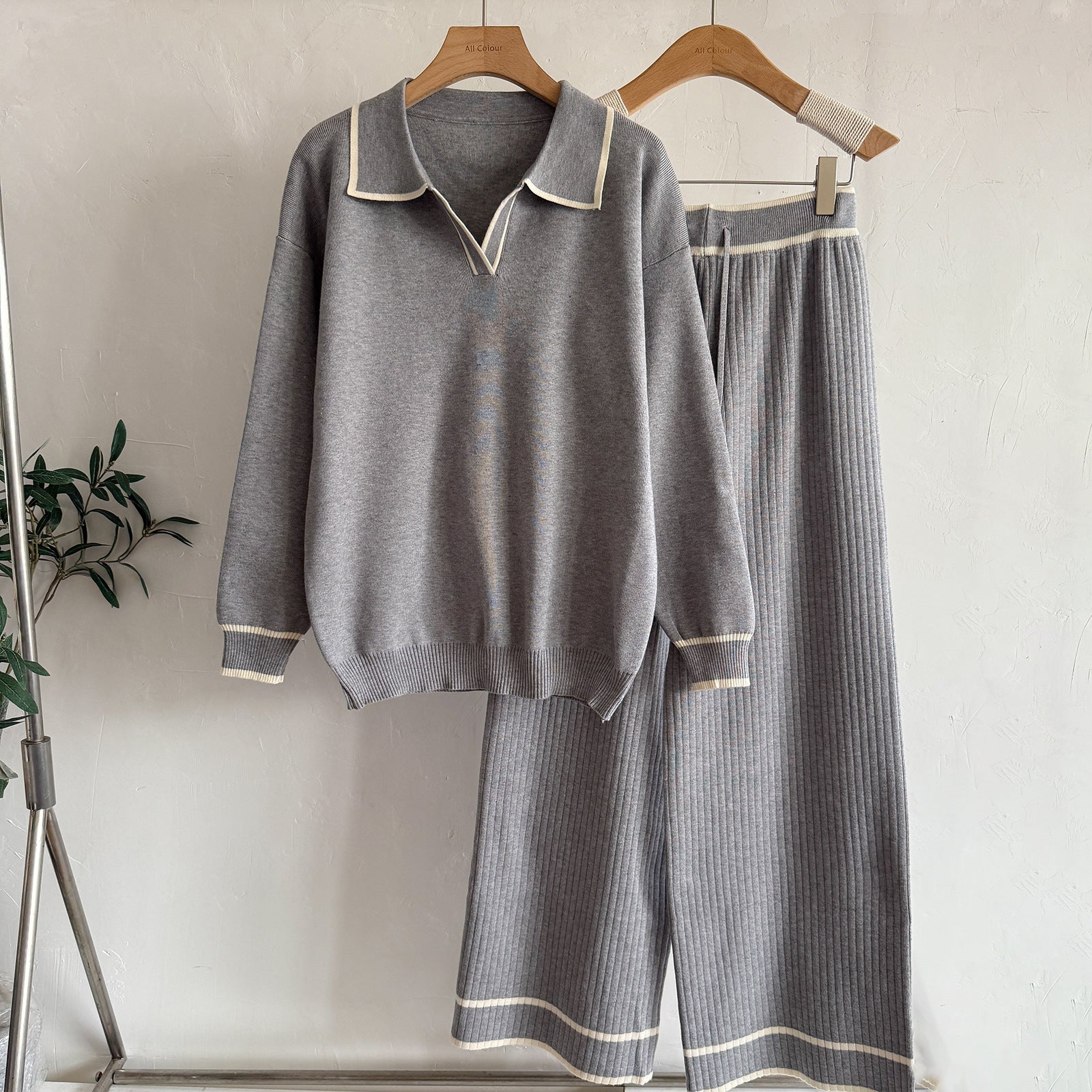 6676  Women's Autumn Contrast Color Lapel Jersey Two-Piece Set