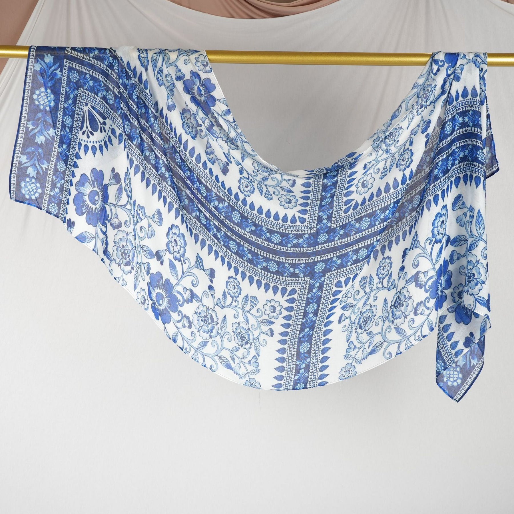 DL002  Double-Sided Modal Printed Single-Stitch Right-Angle Rolled-Edge Hijab