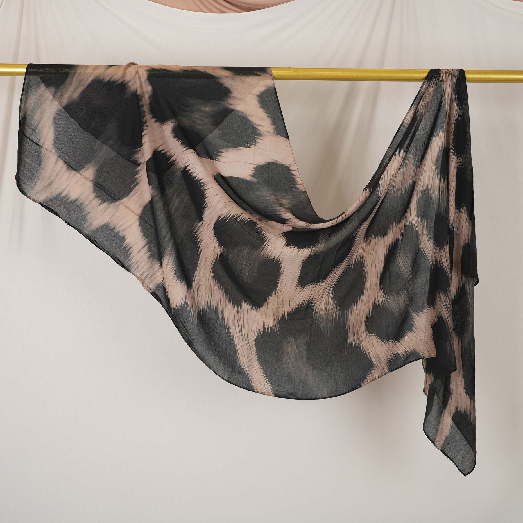 DL001  Modal printed hijab with square corners and rolled hem