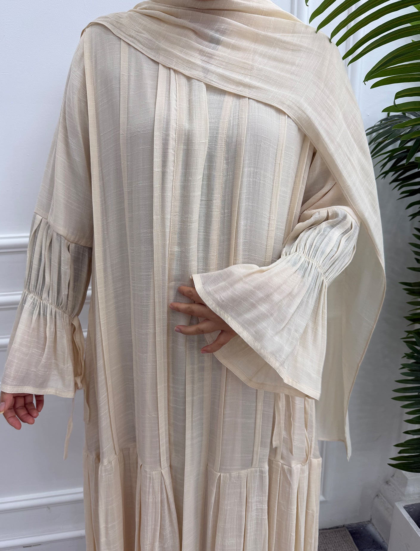 LR1139  Pleated cardigan with lining + hijab 2-piece set
