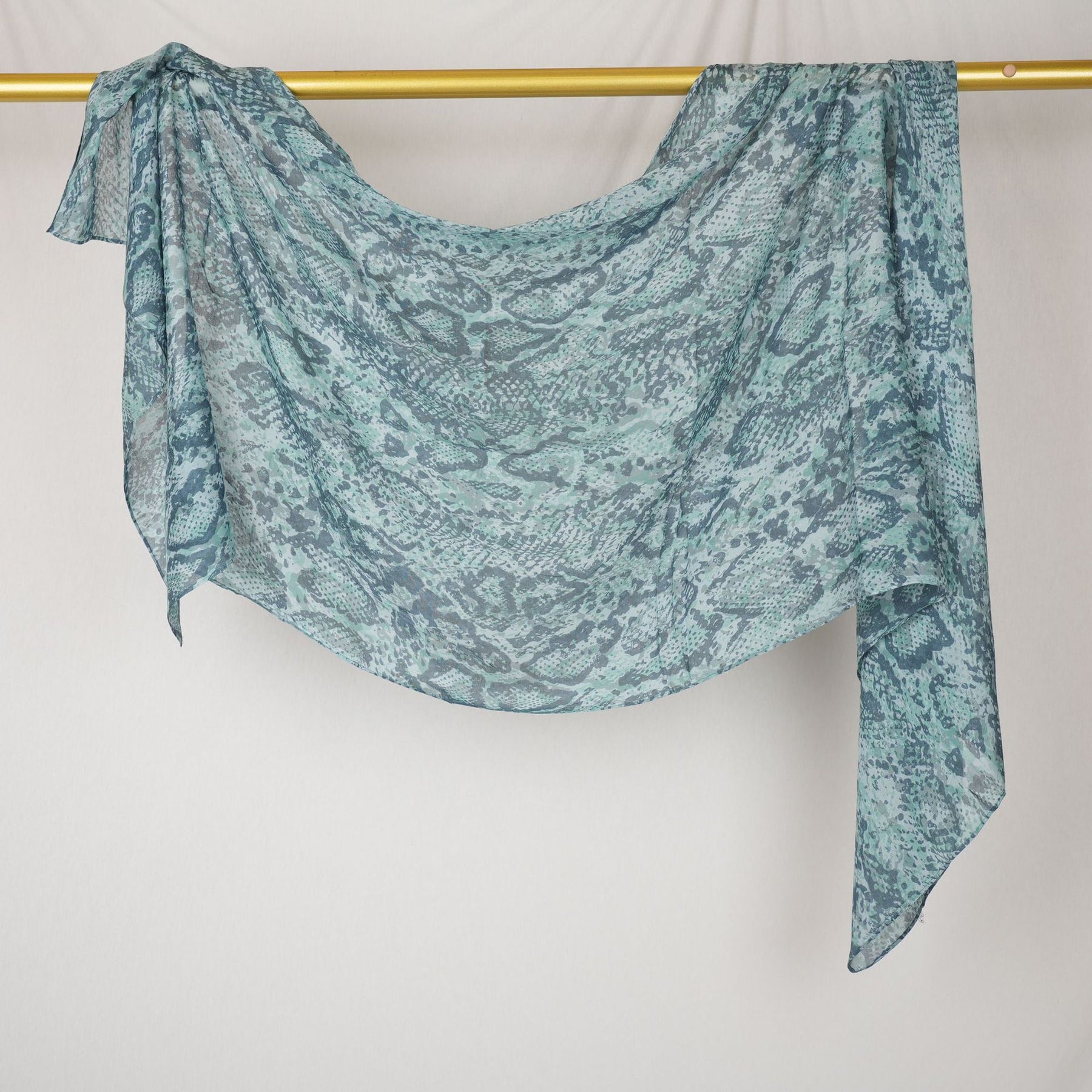 DL002  Double-Sided Modal Printed Single-Stitch Right-Angle Rolled-Edge Hijab