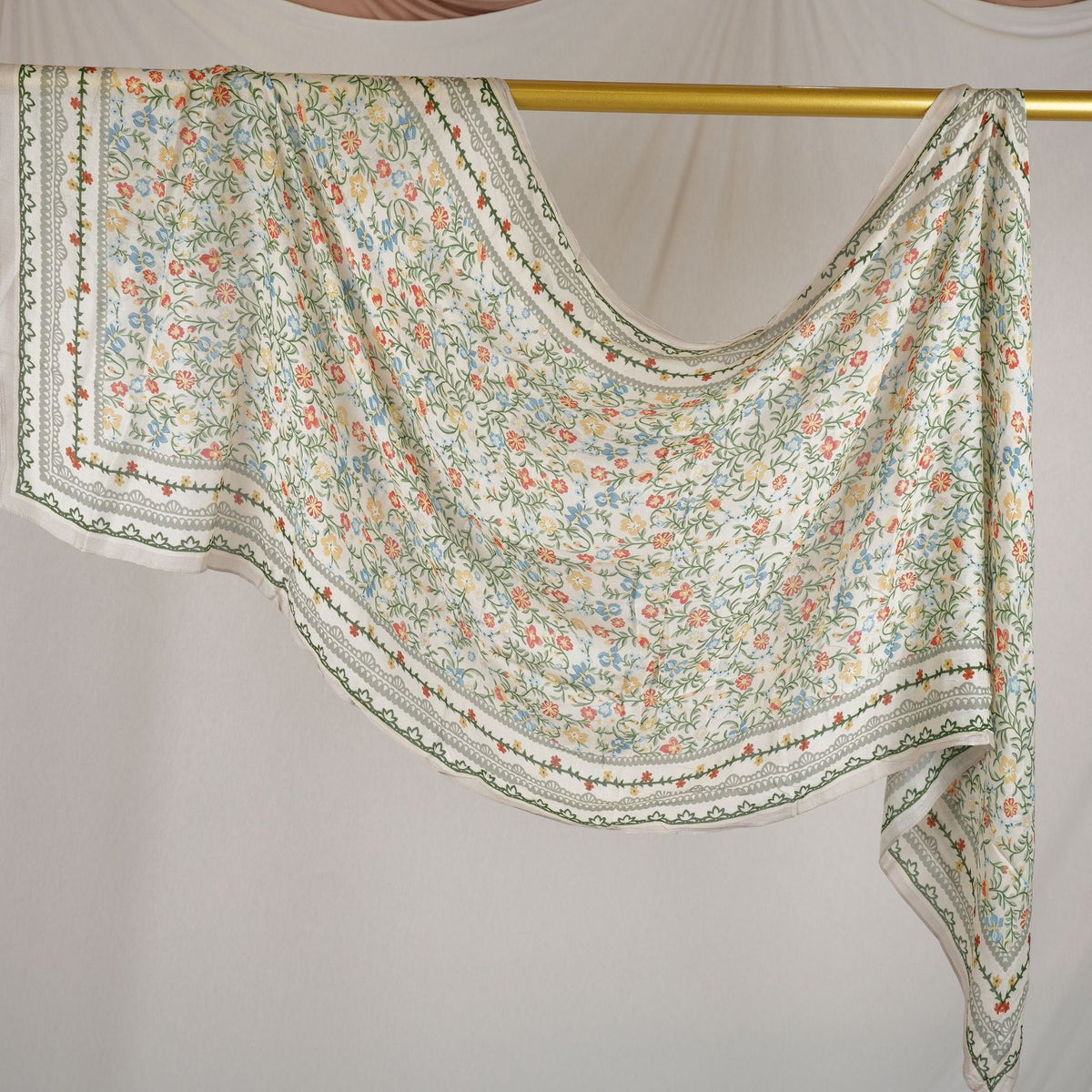 DL001  Double-Sided Modal Printed Single-Stitch Right-Angle Rolled-Edge Hijab