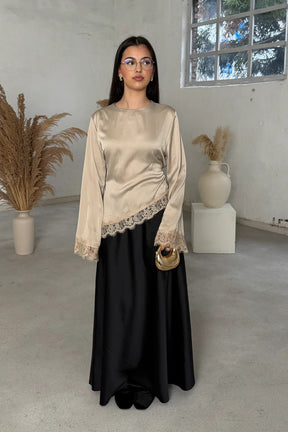 B3788  Round Neck Plain Long Sleeve Irregular Hem Lace Trim Base Layer Top