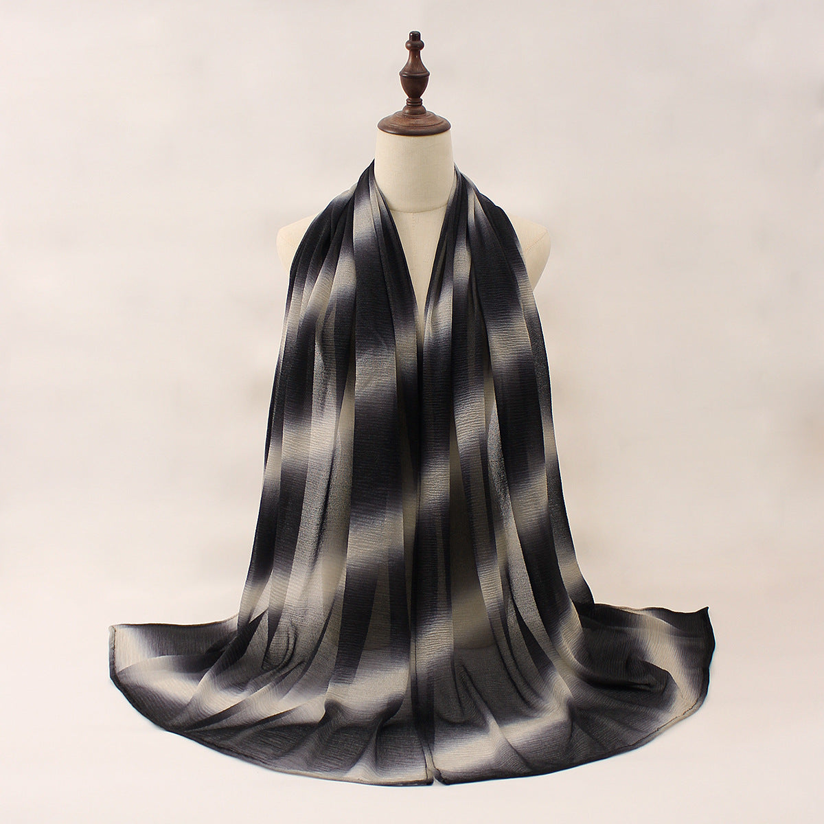 Z0A70006  Striped gradient pleated scarf - MOQ:2