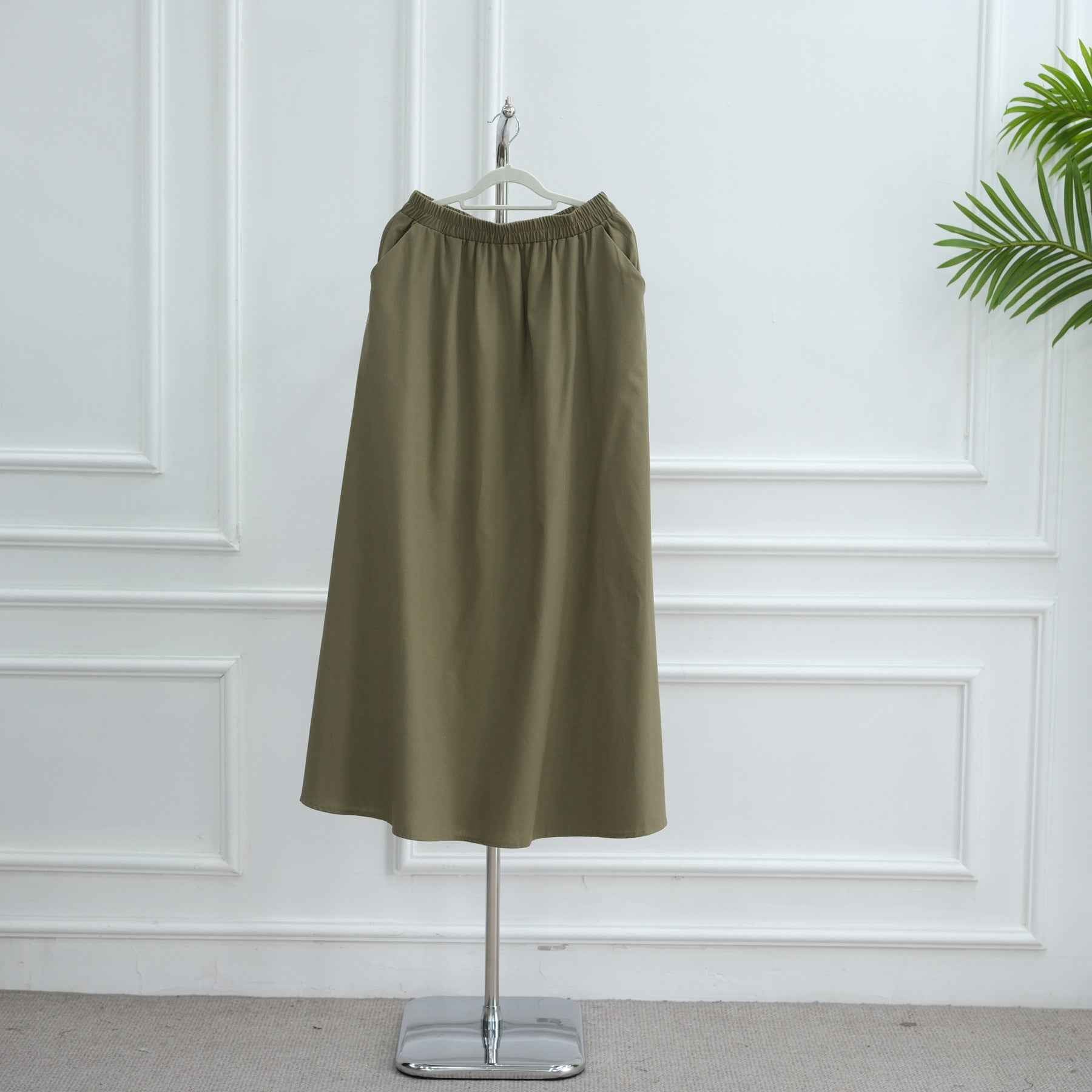 LR1100+LR1101  Elegant Top Paired with Fashion Skirt