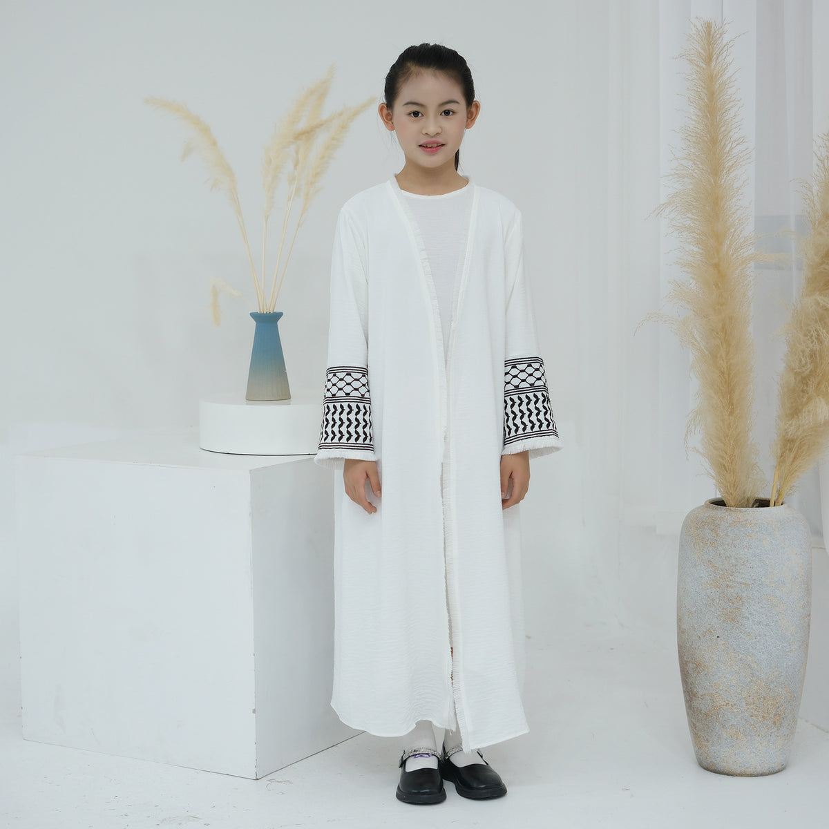 LR782 Beautifully embroidered tassel children's robe abaya BABY ABAYA abaya