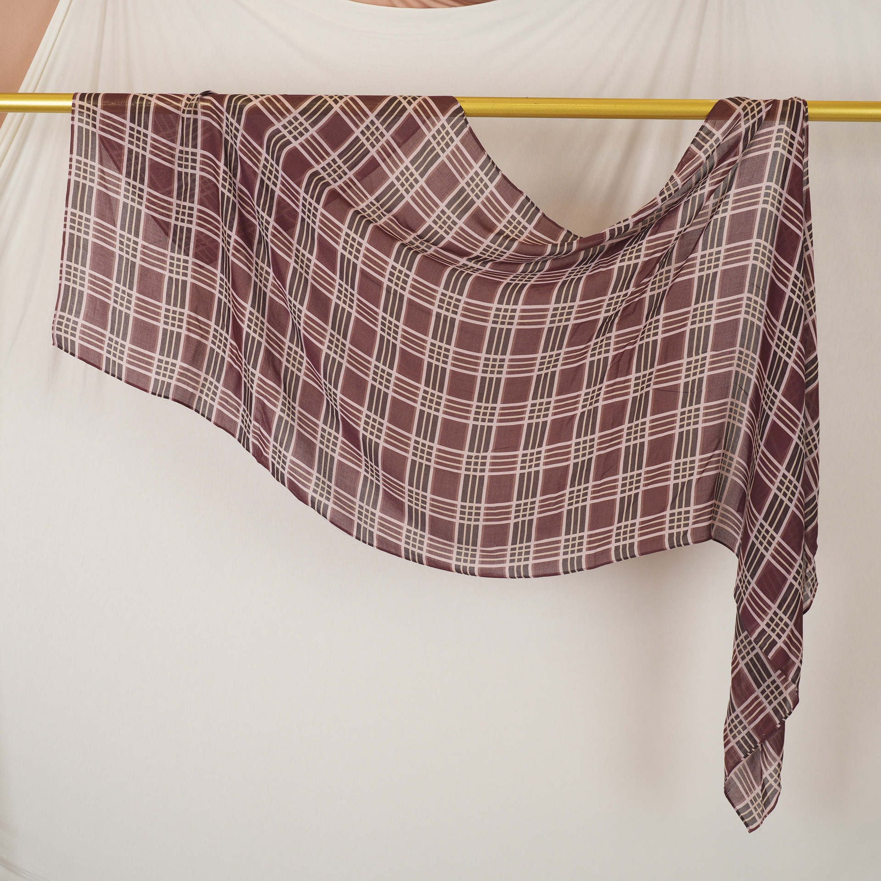 DL001  Double-Sided Modal Printed Single-Stitch Right-Angle Rolled-Edge Hijab
