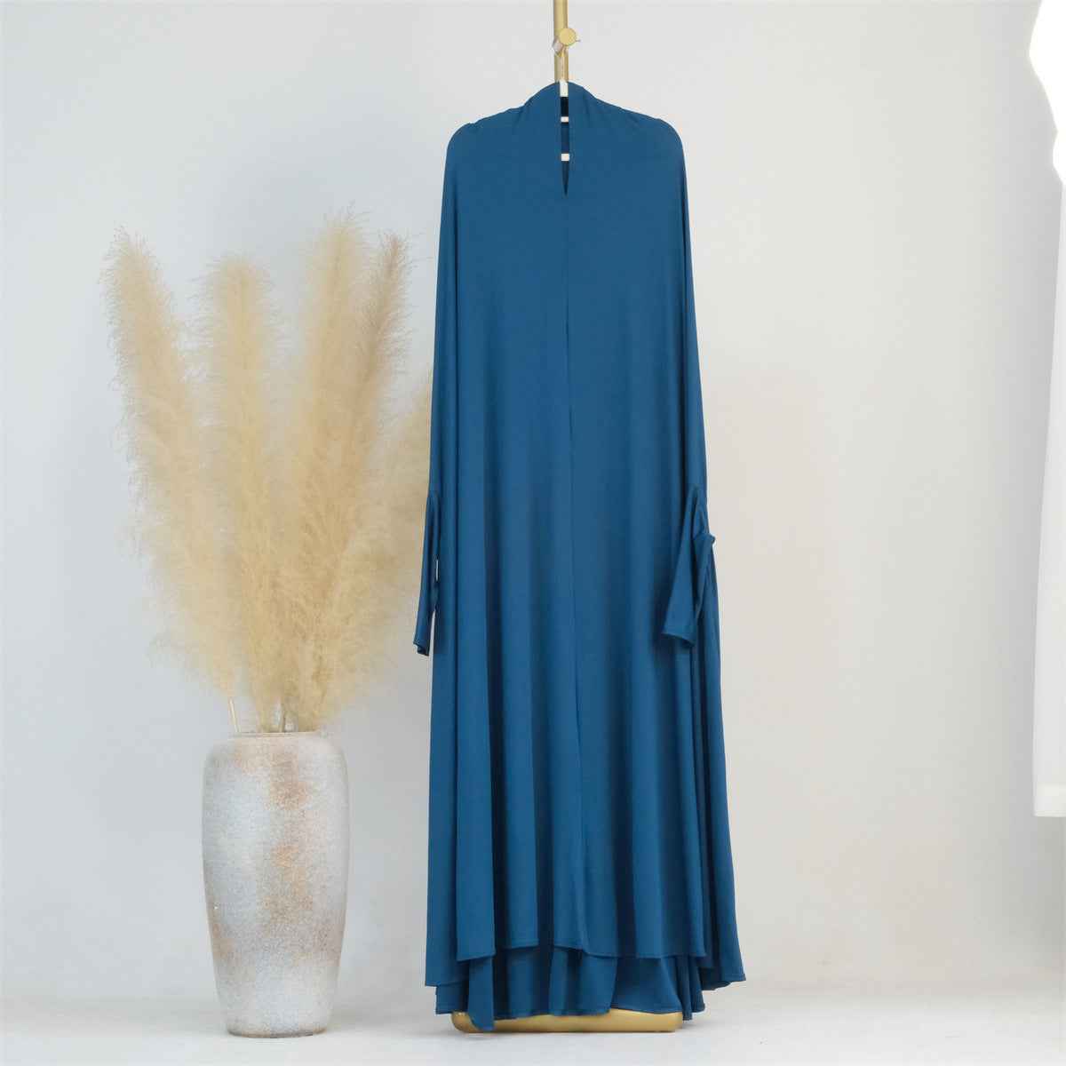 LR628  Solid Color Plus Size Dress with Flowing Batwing Sleeves