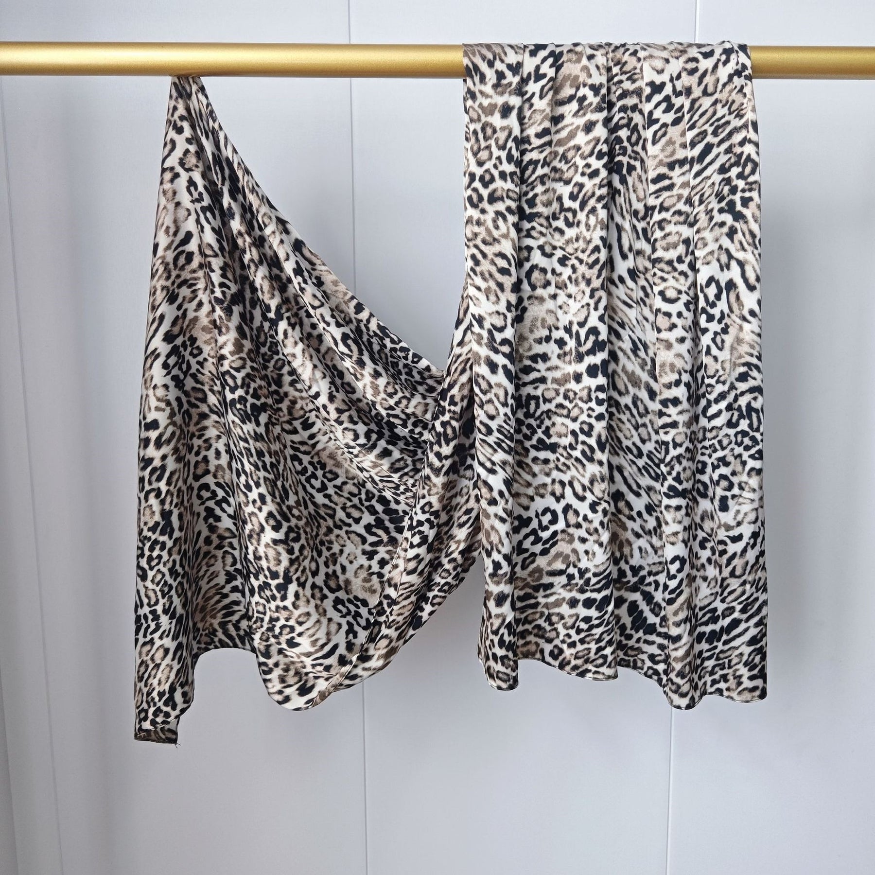 JB096  Printed Silk-Like Double-Sided Hijab