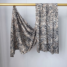 JB096  Printed Silk-Like Double-Sided Hijab